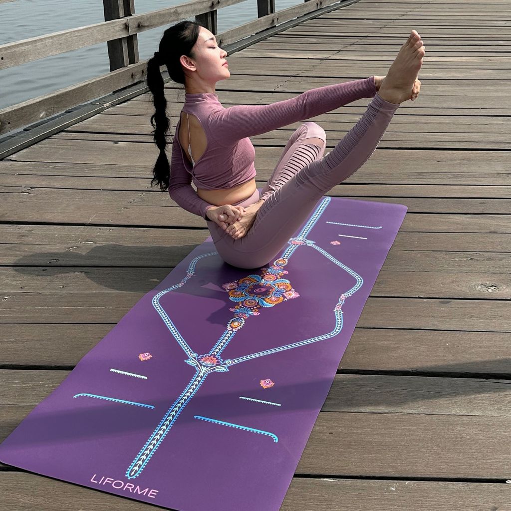 Liforme Mindful Garden Yoga Mat - Purple - Image 4